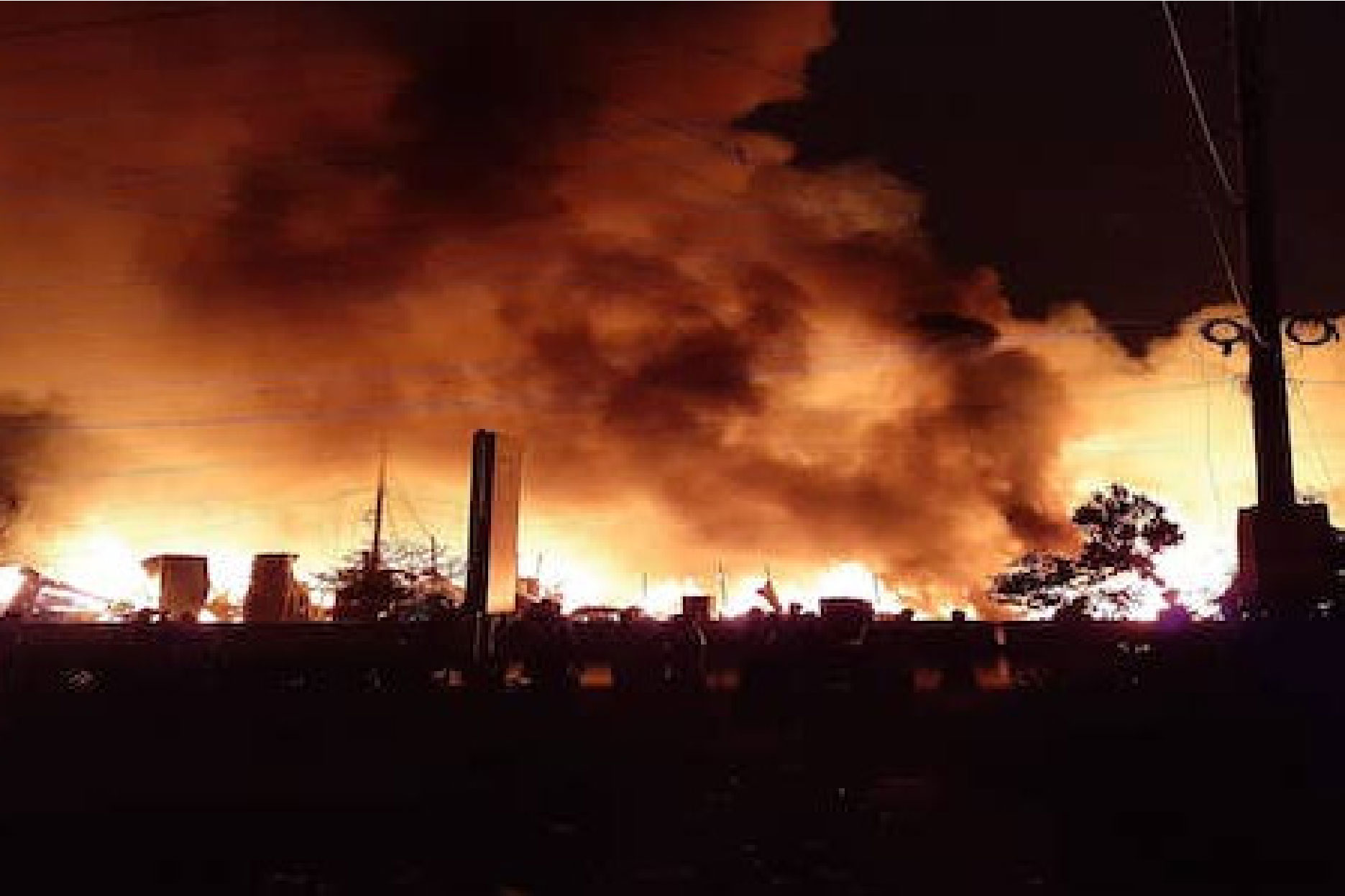 ৭০টি বাড়ি পুড়ে গেছে