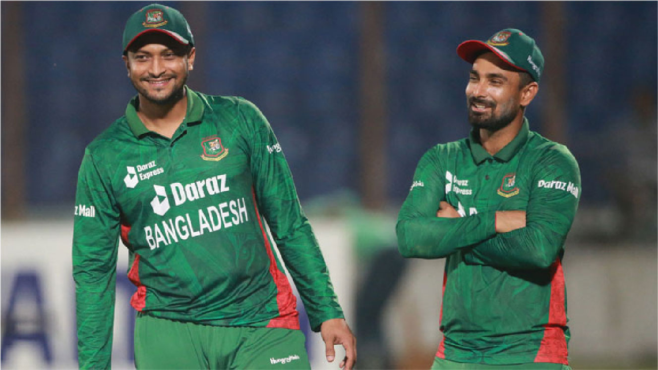 বিশ্বকাপ দলের ছবি বিলবোর্ডে