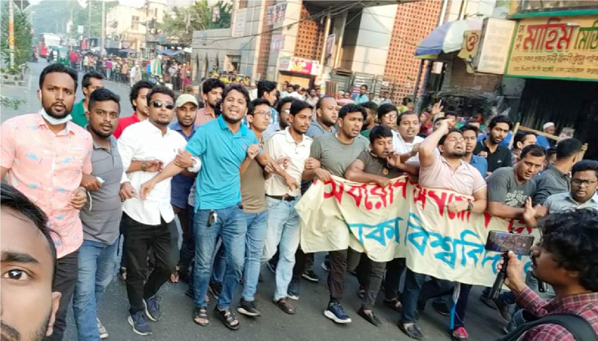 বগুড়ার মাটিডালি ও বনানীতে