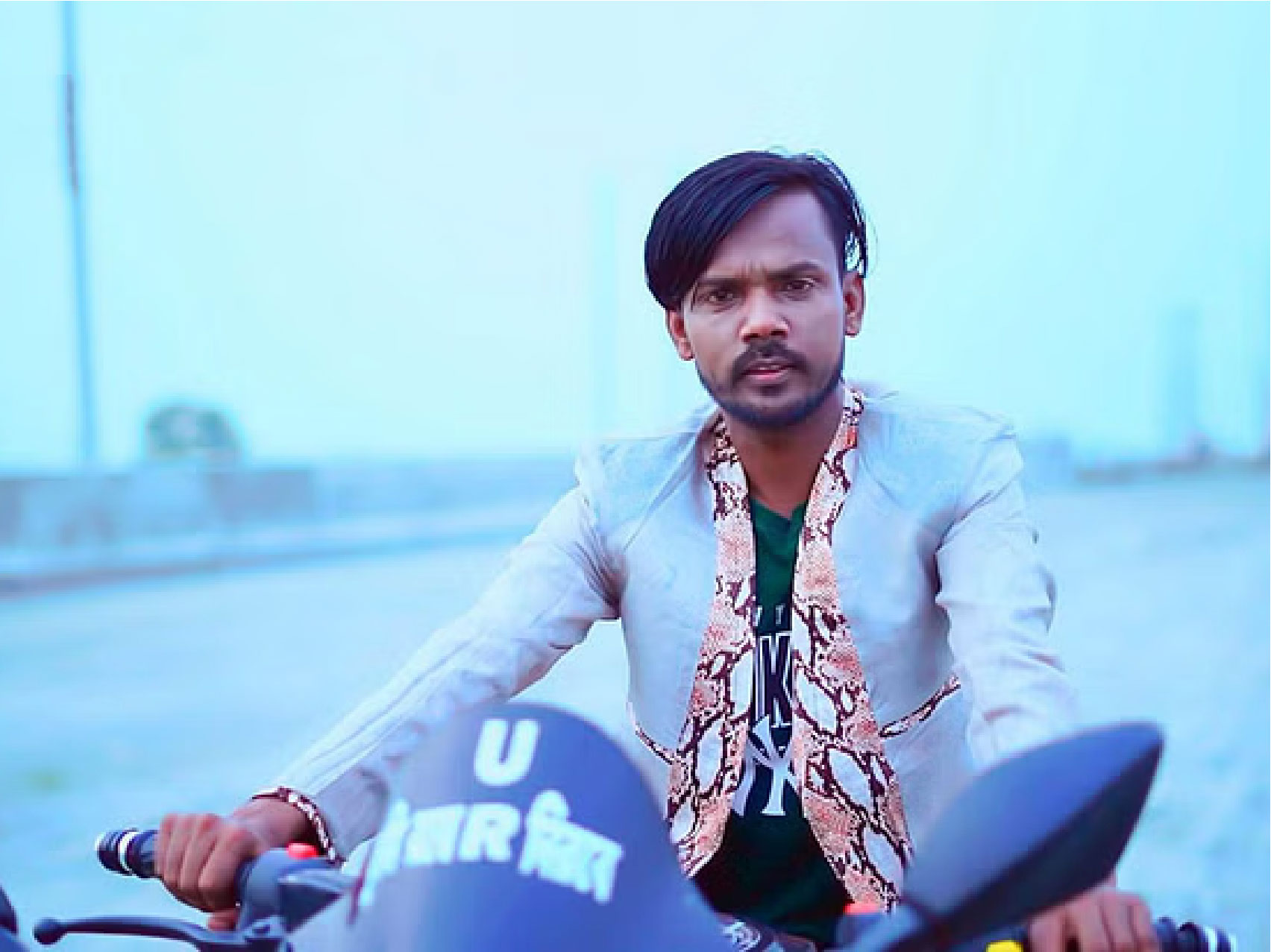 বিনোদন জগৎ থেকে রাজনীতি