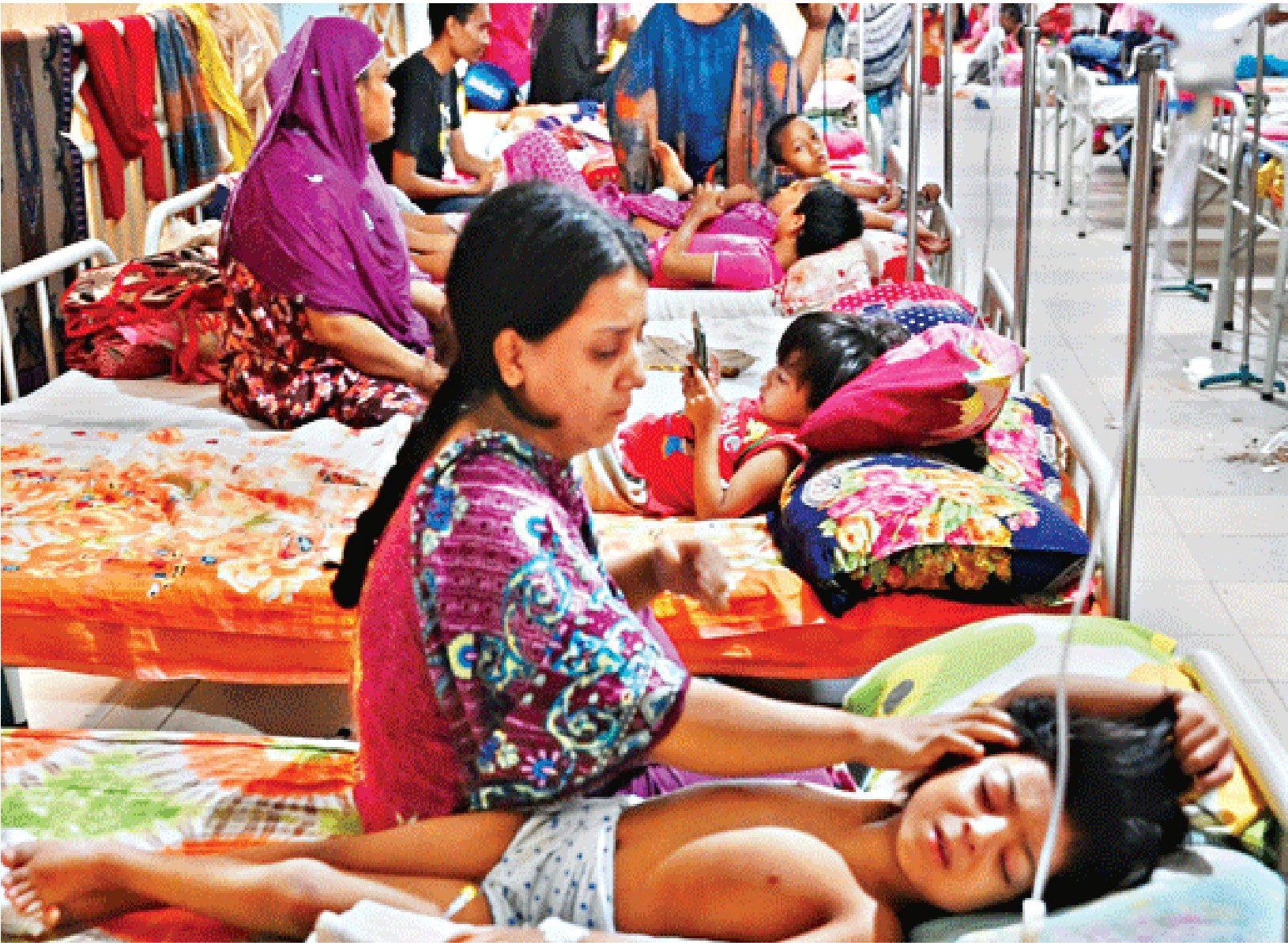 ঢাকার বাইরে ডেঙ্গু আক্রান্তের সংখ্যা বাড়ছে