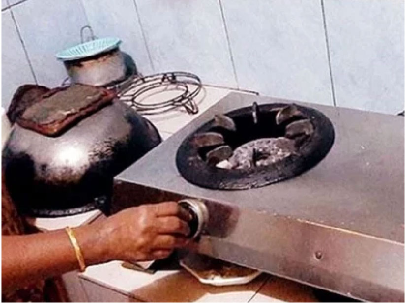 দিনের বেলা জ্বলে না