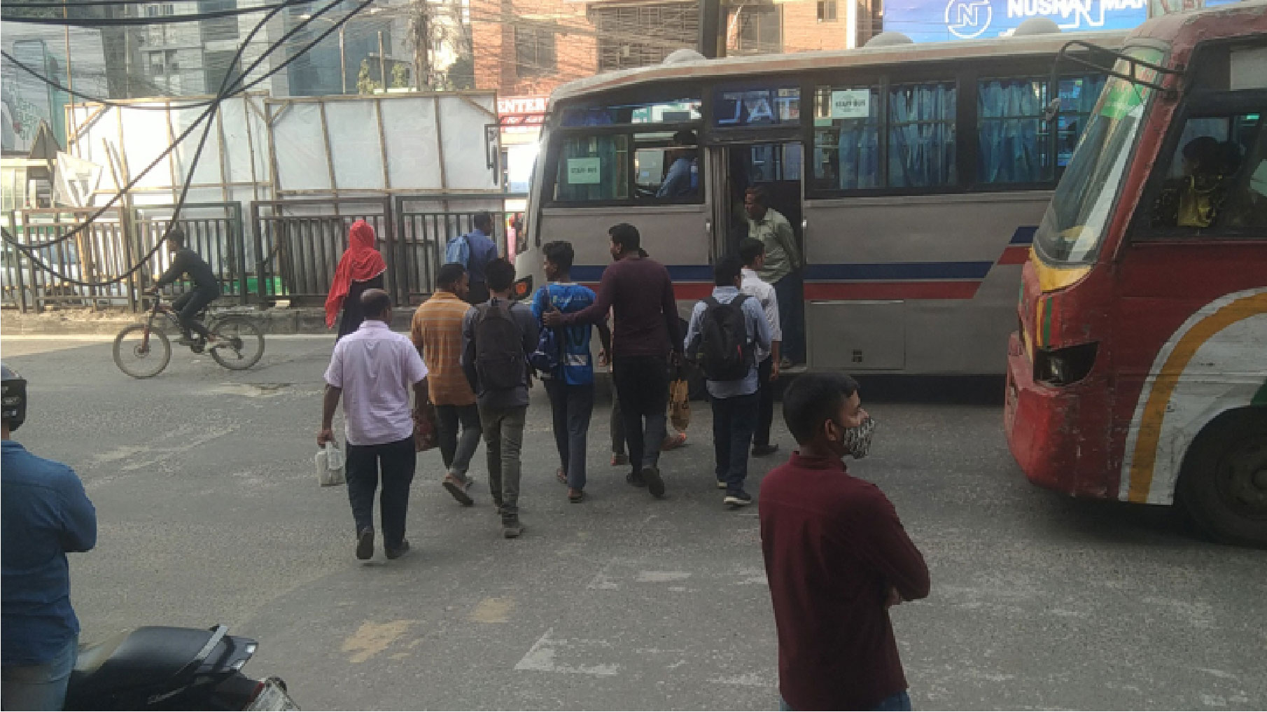 গণপরিবহন চলাচল স্বাভাবিক