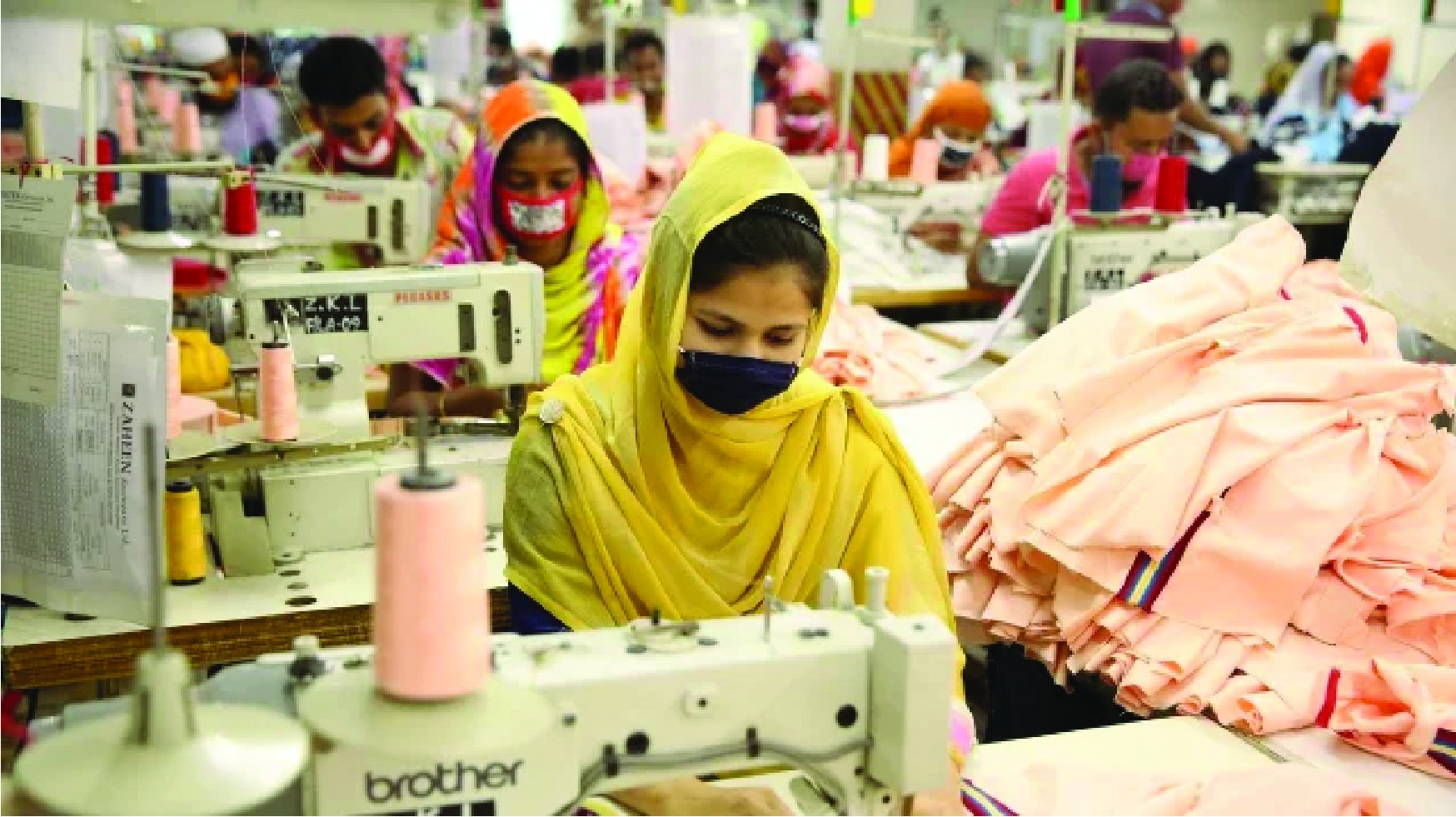 পোশাকের একটি চালান জব্দ