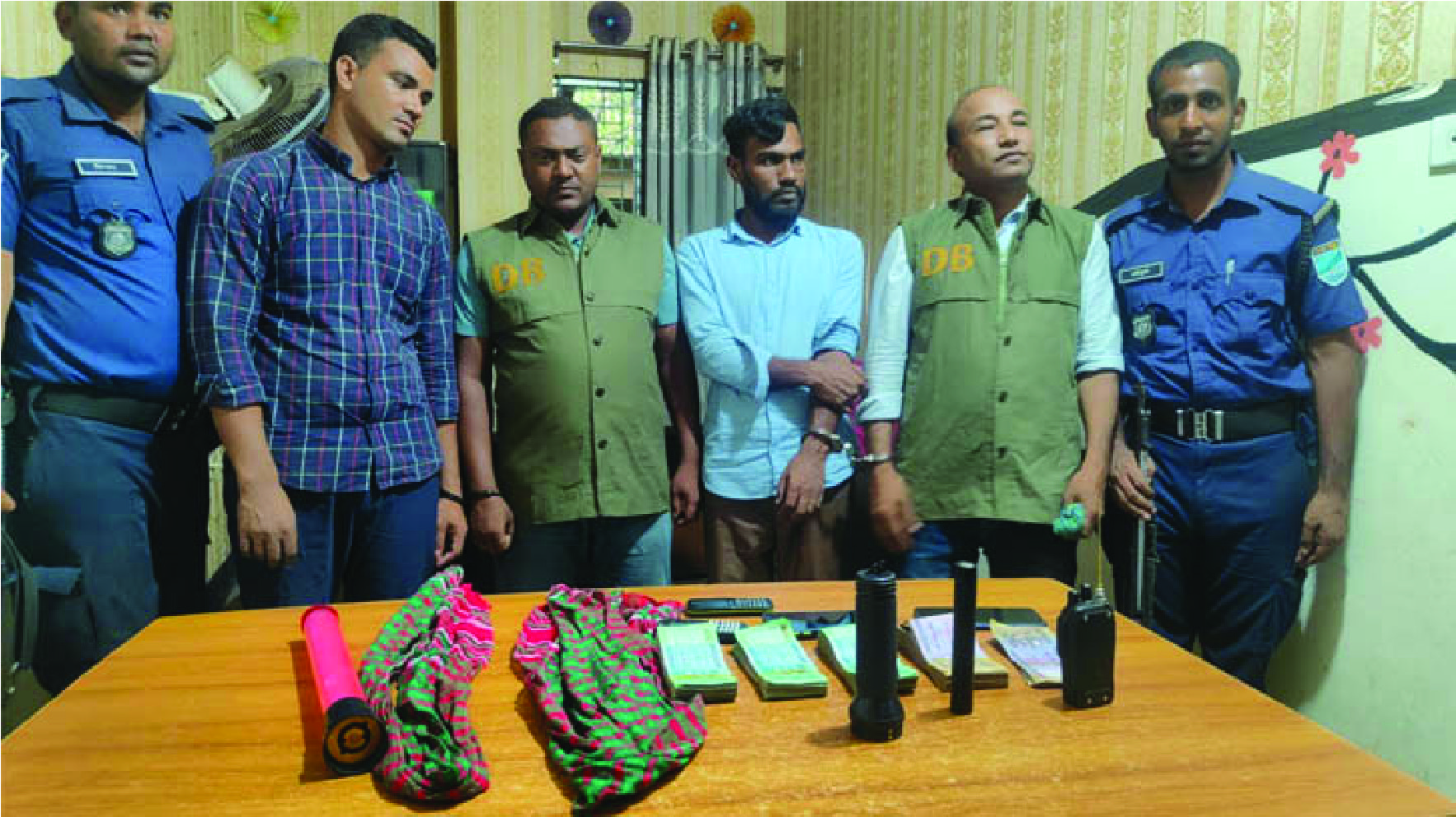 রাজধানীর ডেমরায় গোয়েন্দা পুলিশ