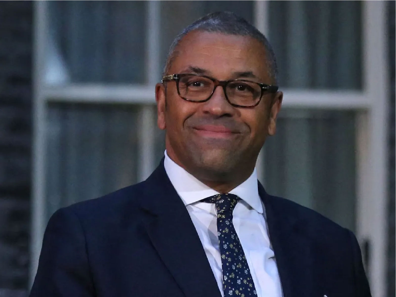 স্থলাভিষিক্ত হলেন জেমস ক্লেভারলি