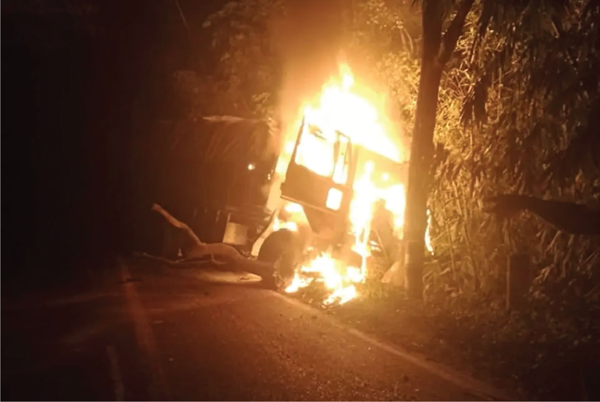 সরকারের পদত্যাগ ও নির্দলীয়