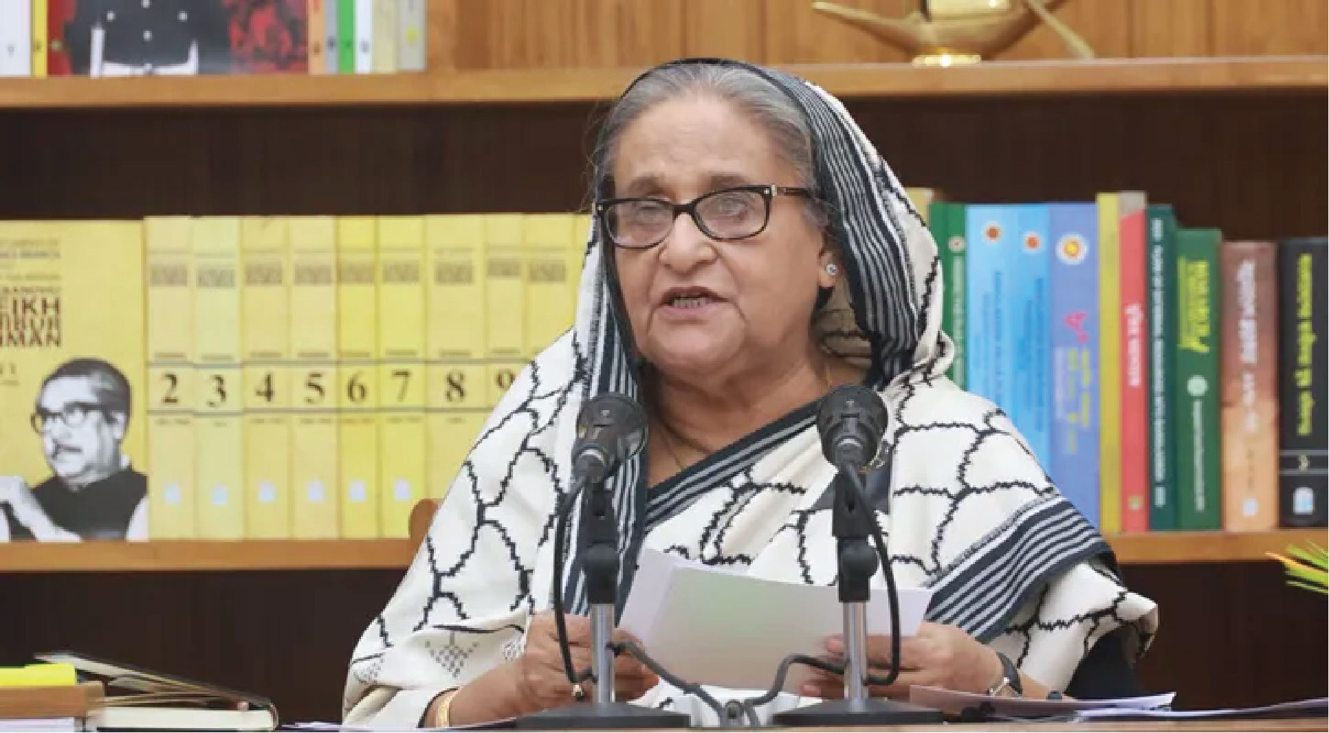 বিনা প্রতিদ্বন্দ্বিতায় নির্বাচিত