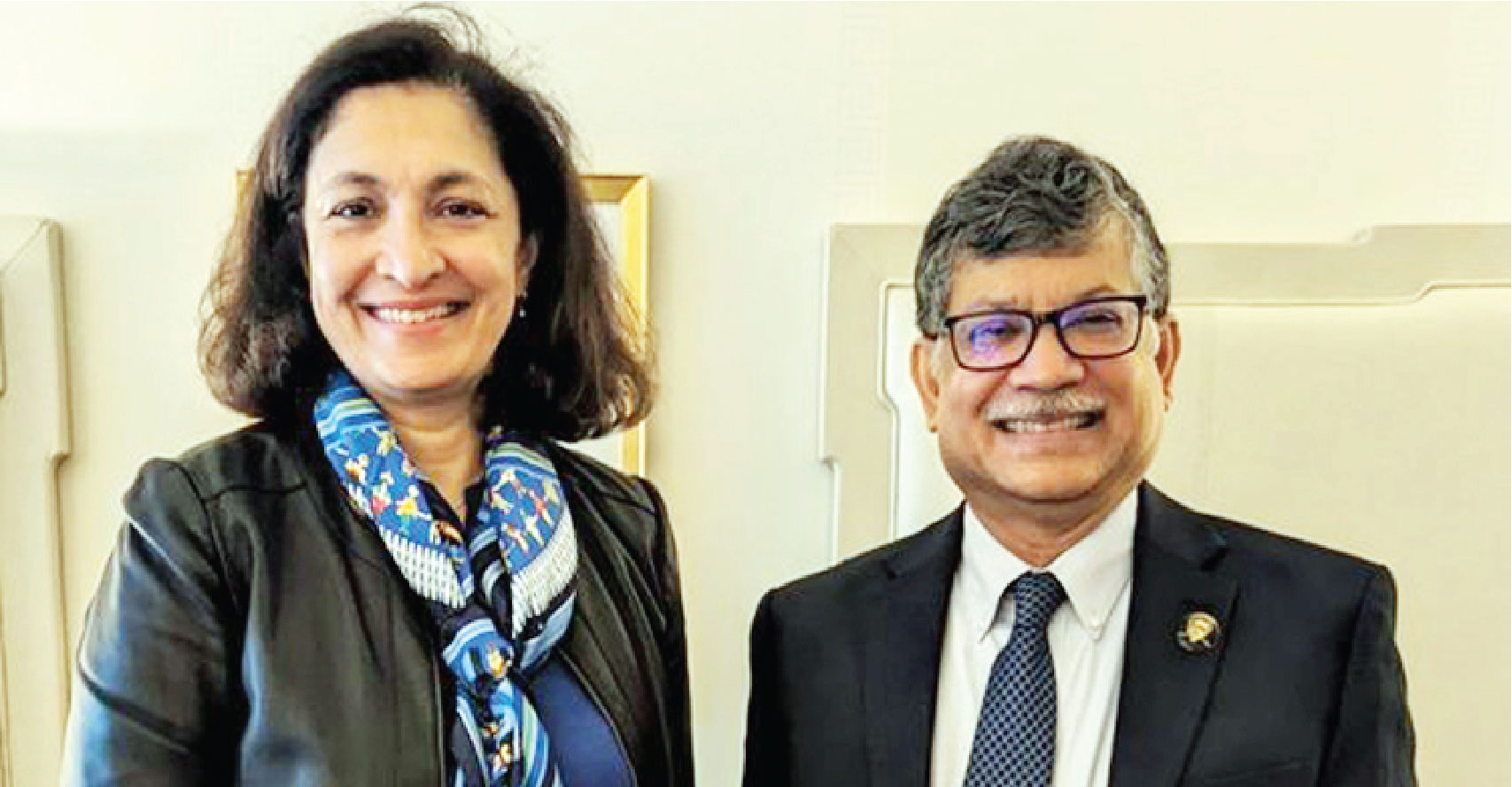 দেশ একটা সংকটে আছে