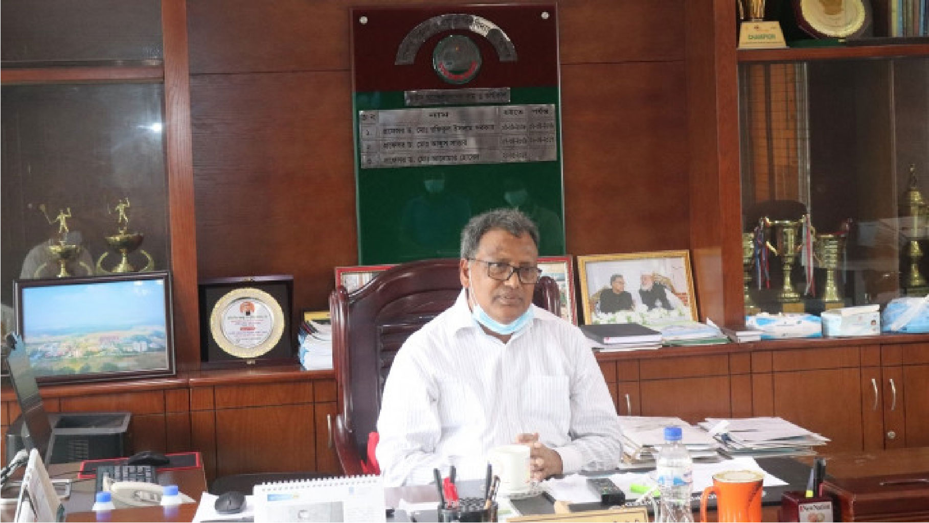 ঢাকা বিশ্ববিদ্যালয়ের কেন্দ্রীয়