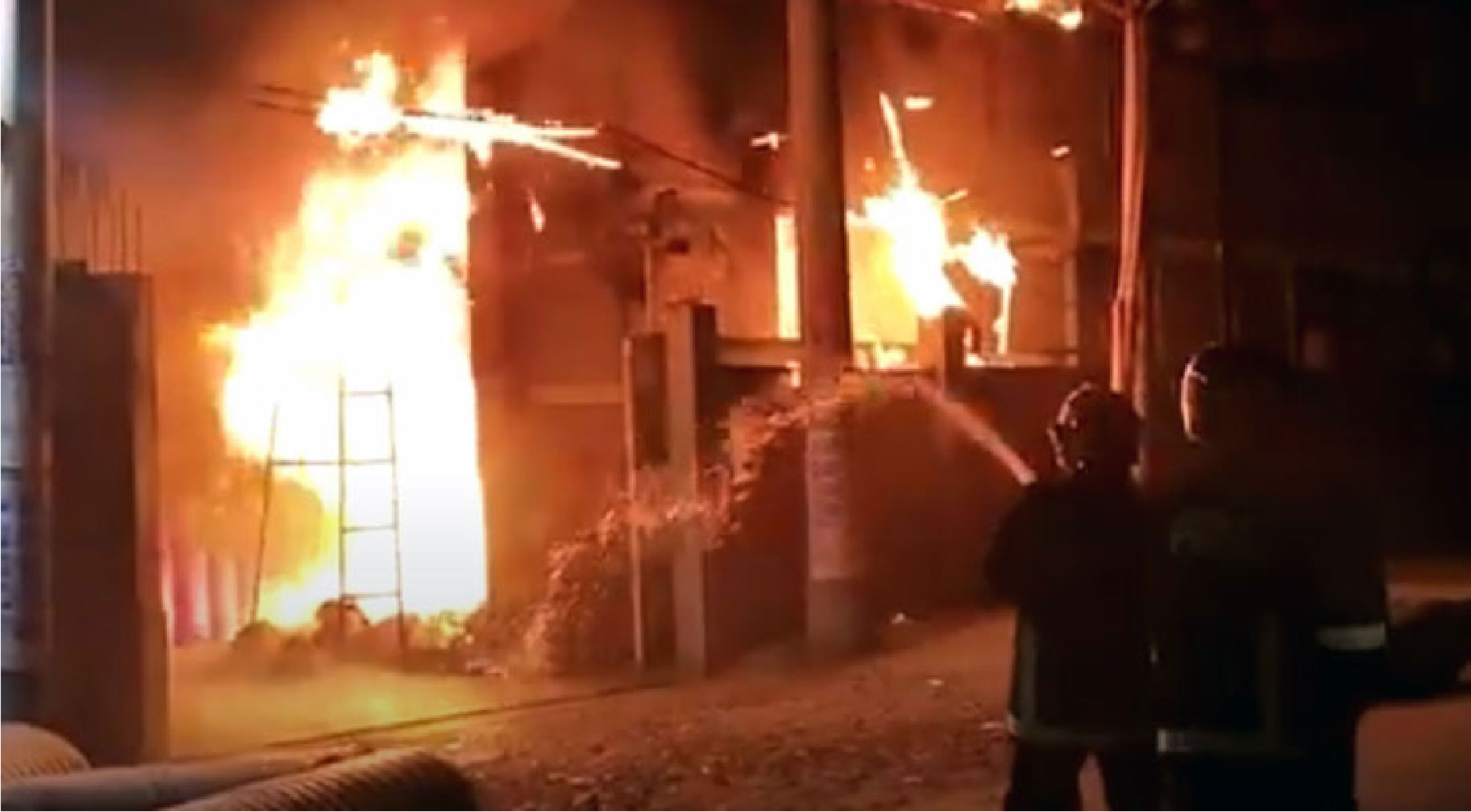 একটি কারখানায় অগ্নিকাণ্ড