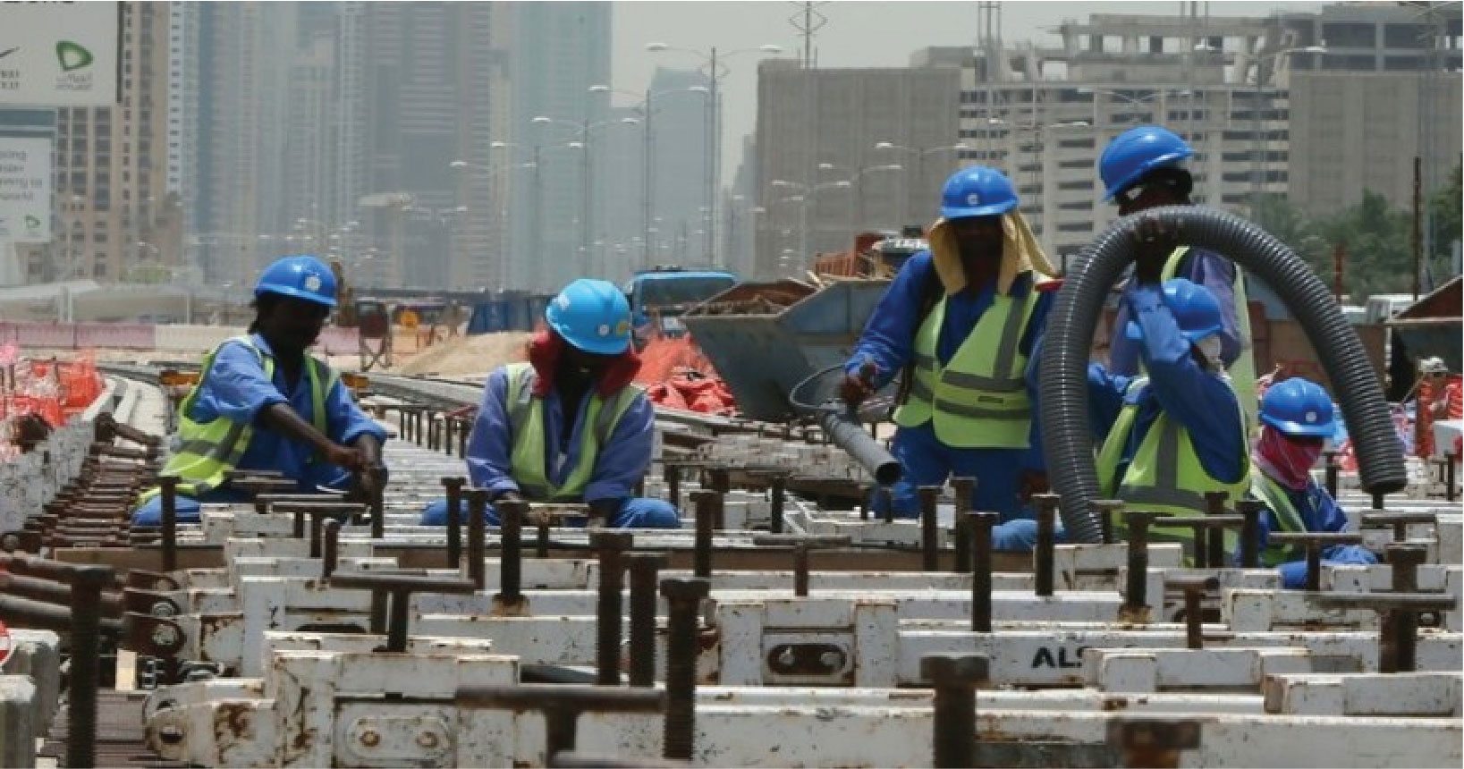 পেশায় নির্মাণ শ্রমিক