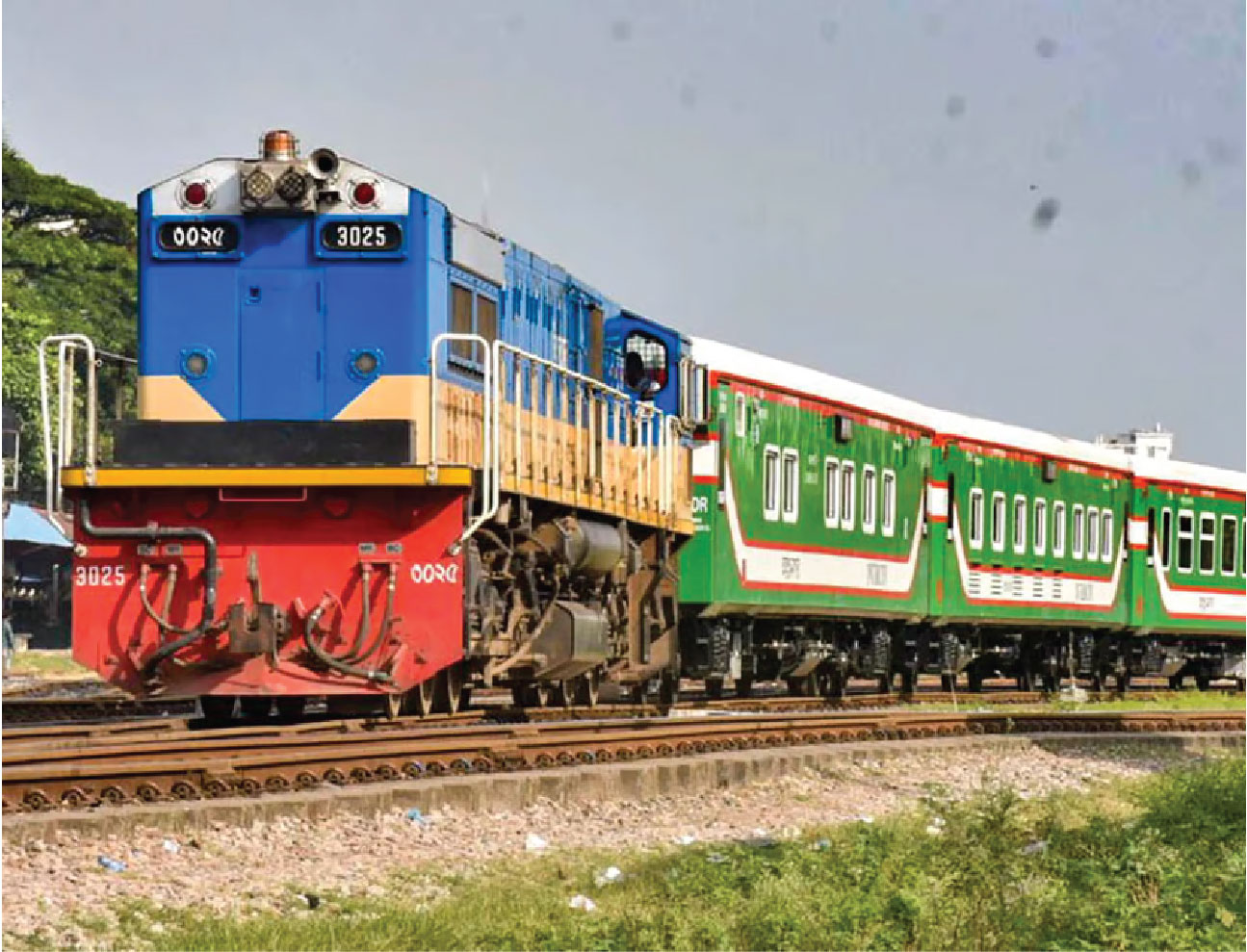 বাণিজ্যিক ট্রেনের যাত্রা শুরু