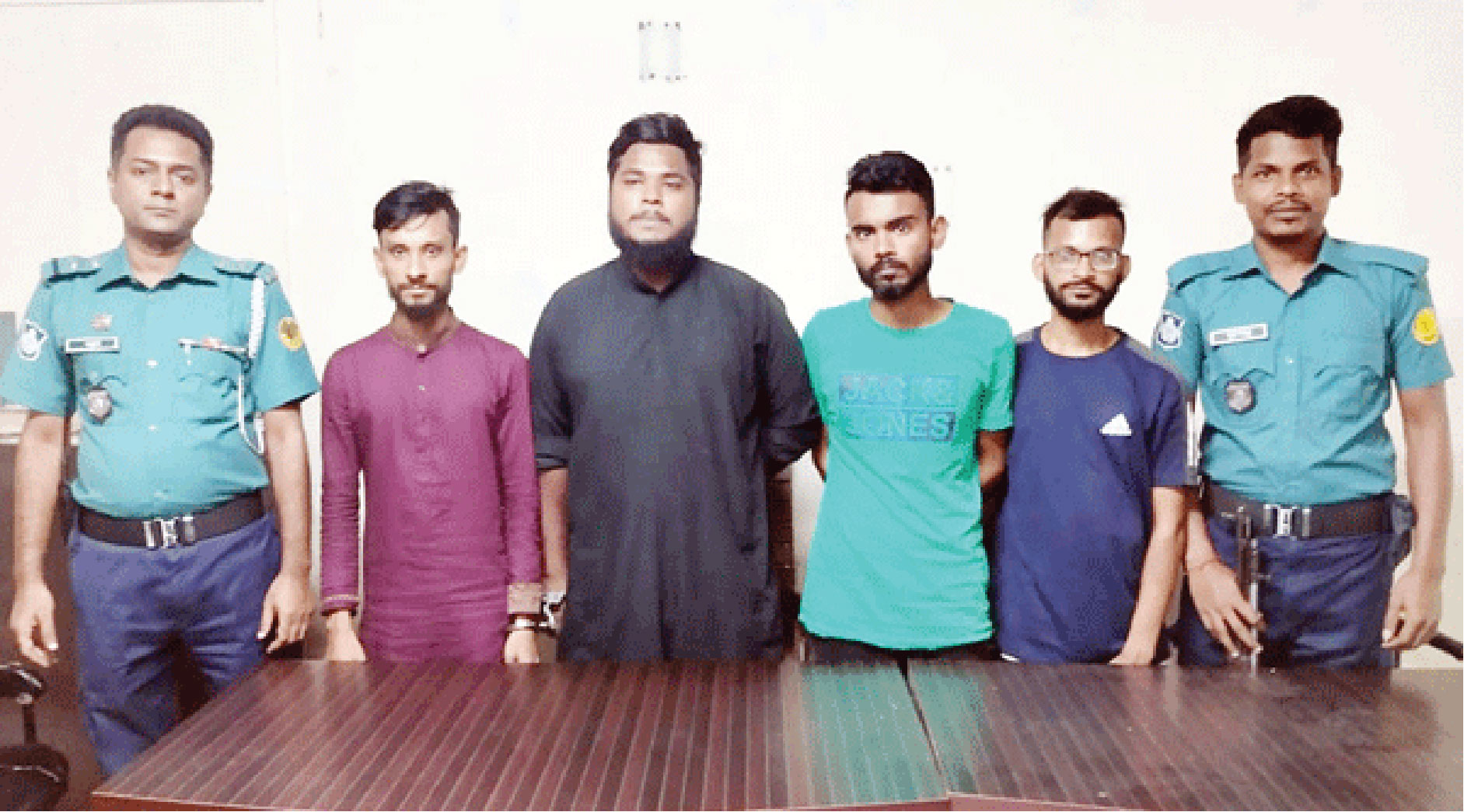 নীলফামারীতে গোয়েন্দা পুলিশের