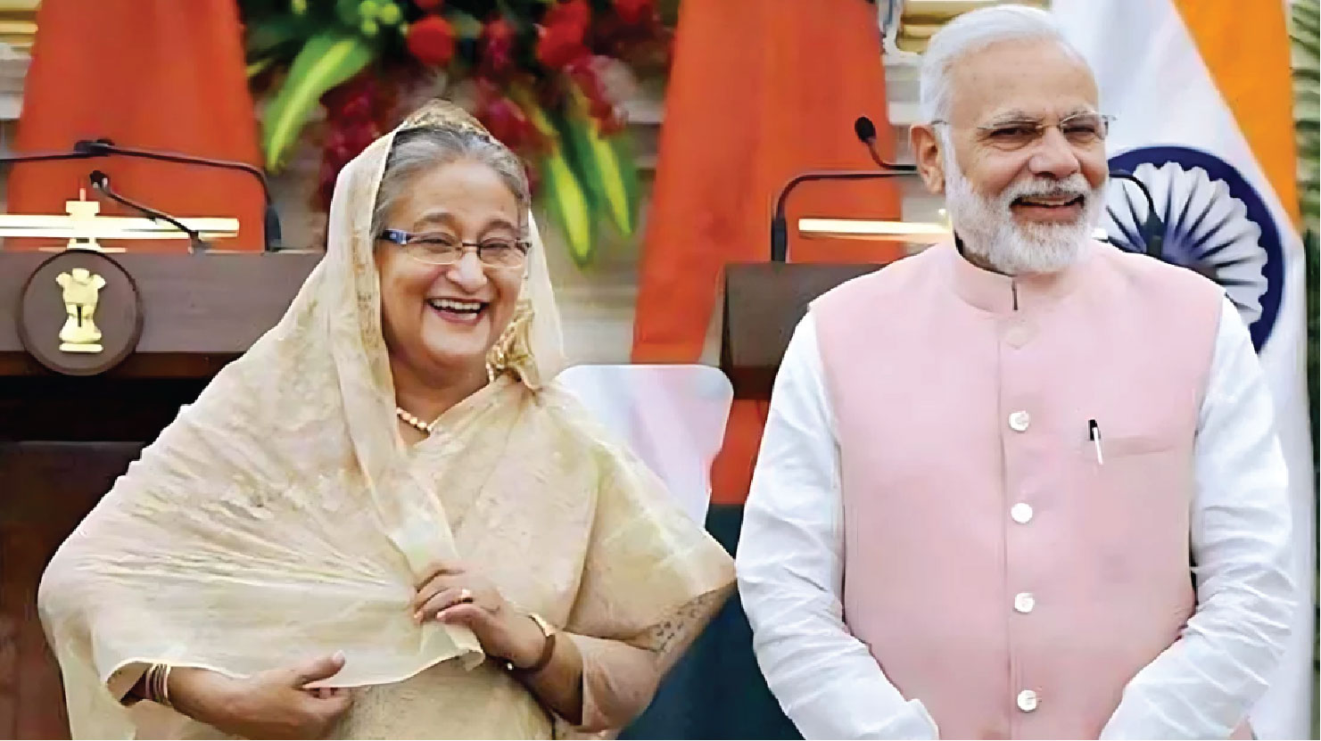 নির্বাচনে নিরঙ্কুশ সংখ্যাগরিষ্ঠতা
