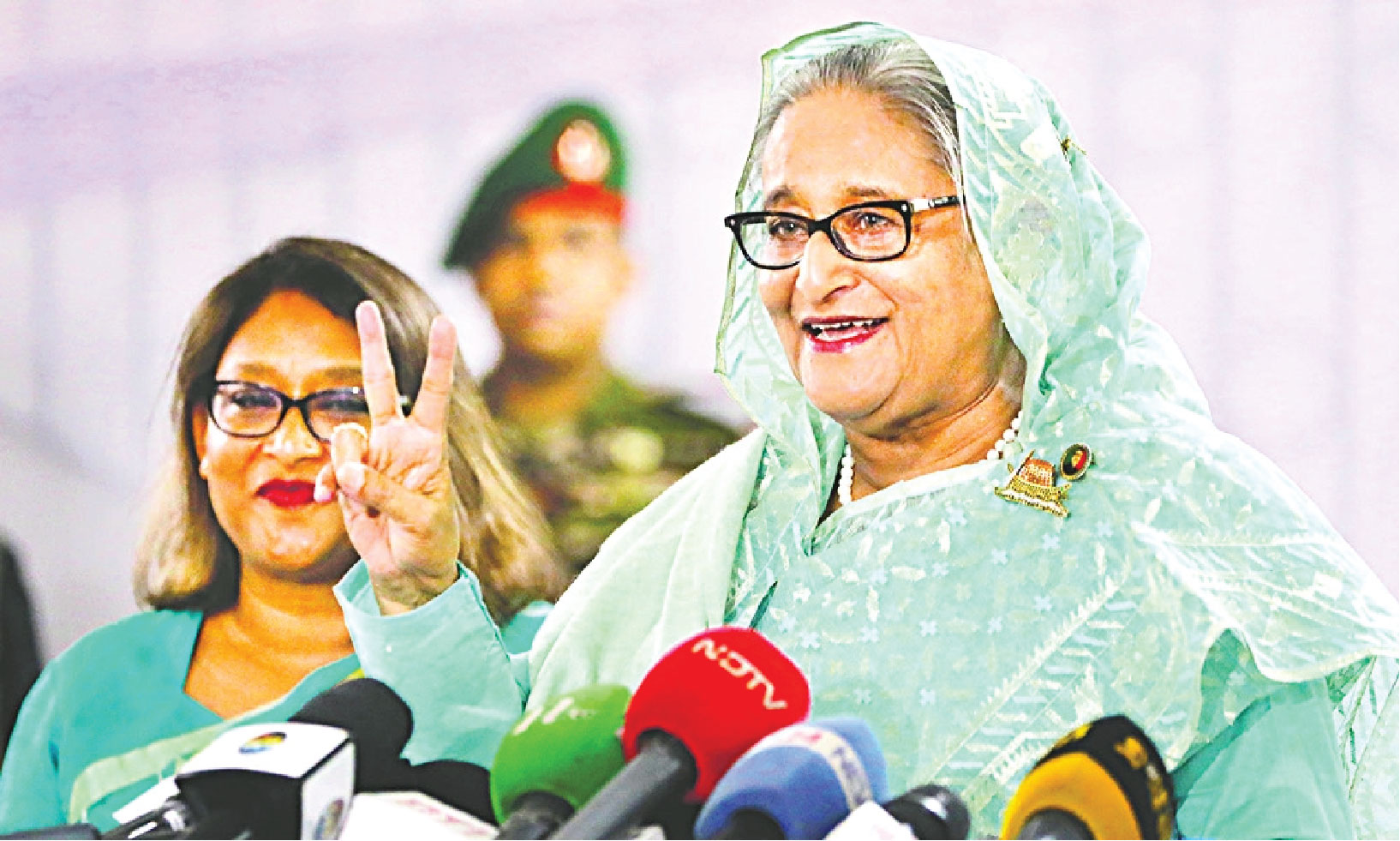 রাজনীতিতে ইতিহাস গড়লেন